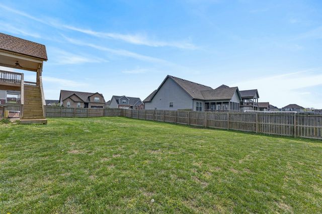 3876 Maliki Dr, Clarksville, TN 37042