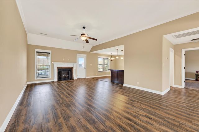 3876 Maliki Dr, Clarksville, TN 37042