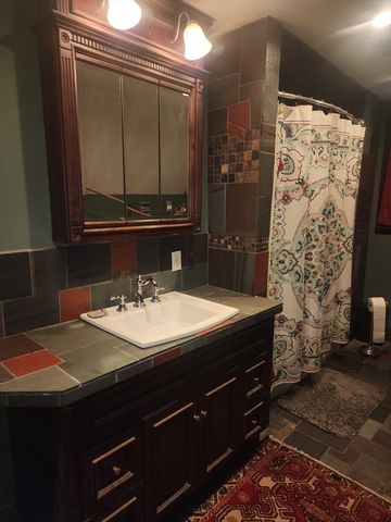 47 Keith St, Springfield, MA 01108