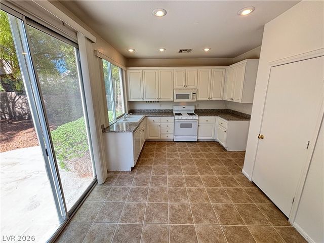 10319 Splendor Ridge Avenue, Las Vegas, NV 89135