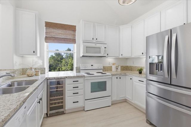 903 Sunrose Terrace 301, Sunnyvale, CA 94086
