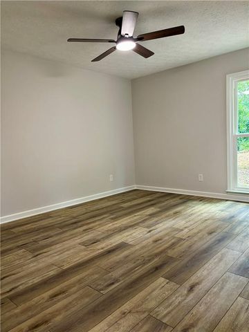 1743 Moss Drive, Snellville, GA 30078