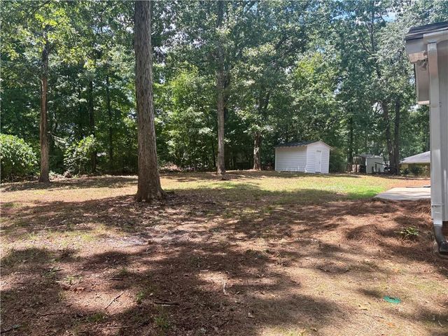 1743 Moss Drive, Snellville, GA 30078