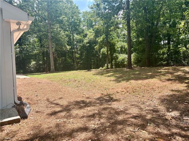 1743 Moss Drive, Snellville, GA 30078