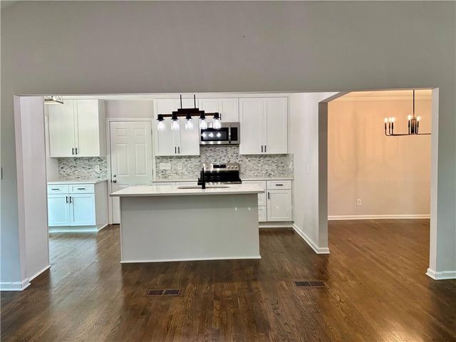 1743 Moss Drive, Snellville, GA 30078