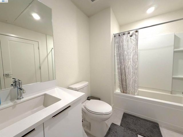 3698 Vision Cmn 314, Fremont, CA 94538