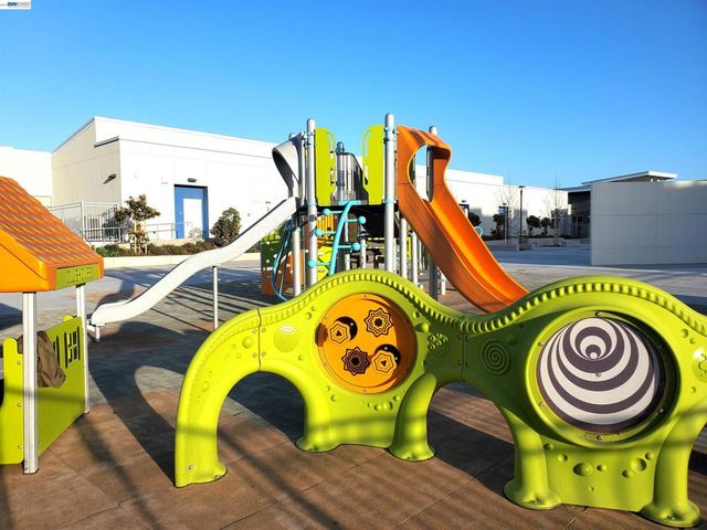 3698 Vision Cmn 314, Fremont, CA 94538