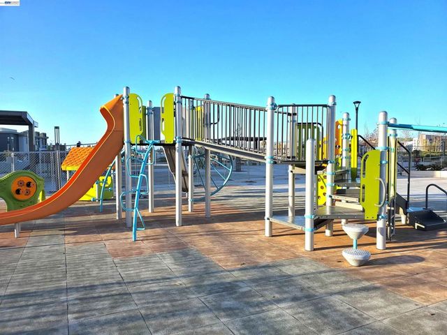 3698 Vision Cmn 314, Fremont, CA 94538