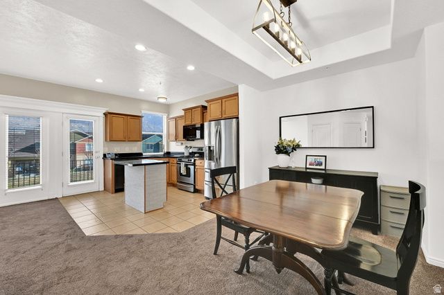 864 N FARMINGTON XING, Farmington, UT 84025