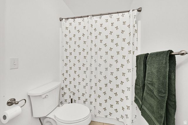 864 N FARMINGTON XING, Farmington, UT 84025