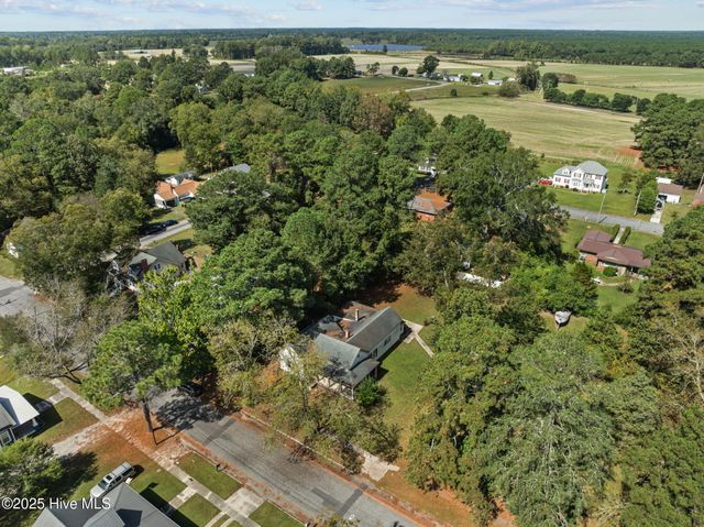 204 W Green Street, Robersonville, NC 27871