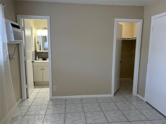 5168 NE 6th Avenue 426, Fort Lauderdale, FL 33334