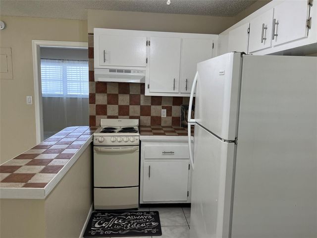 5168 NE 6th Avenue 426, Fort Lauderdale, FL 33334