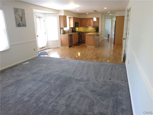 8226 Turnstone Drive, Manlius, NY 13104