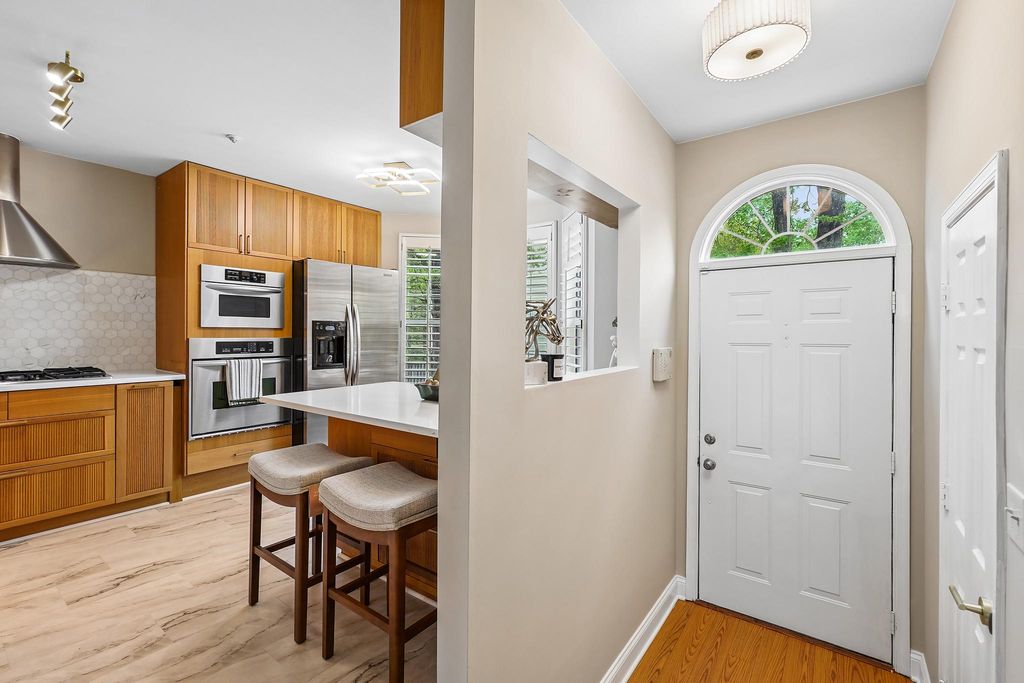 Image 8 of property listing at 10775 KITCHENER CT, Bowie, MD 20721