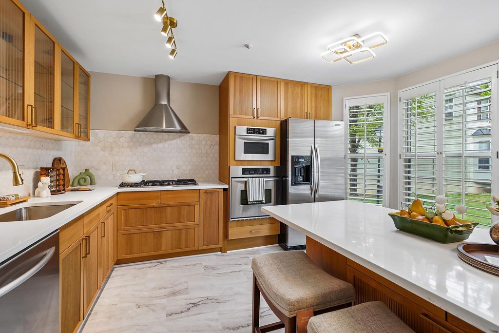 Image 9 of property listing at 10775 KITCHENER CT, Bowie, MD 20721