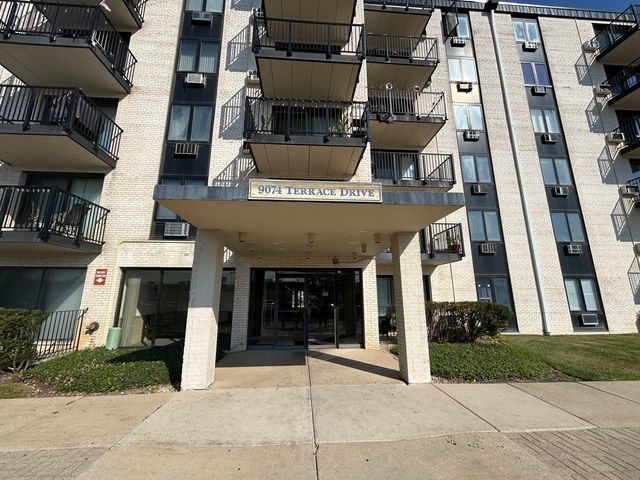 9074 W Terrace Drive 4N, Niles, IL 60714