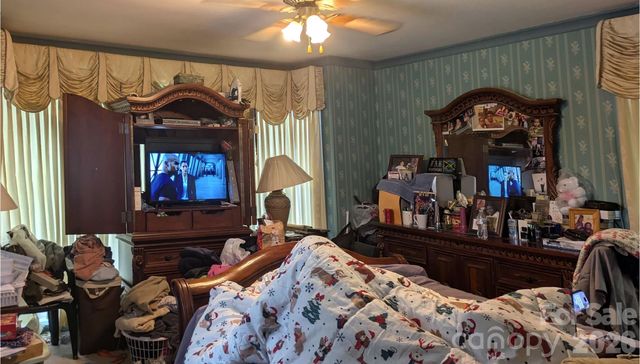 1612 Statesville Boulevard, Salisbury, NC 28144