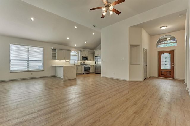 8722 Auburn Mane Drive, Tomball, TX 77375