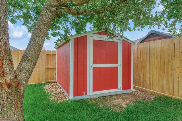8722 Auburn Mane Drive, Tomball, TX 77375