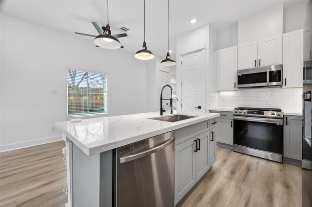 314 Neyland Street, Houston, TX 77022