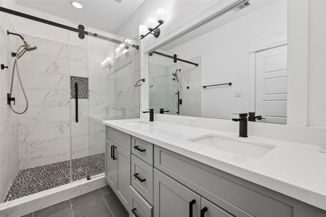 314 Neyland Street, Houston, TX 77022