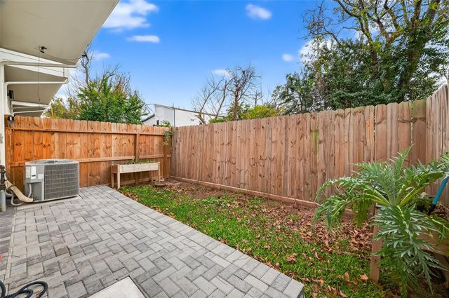 314 Neyland Street, Houston, TX 77022