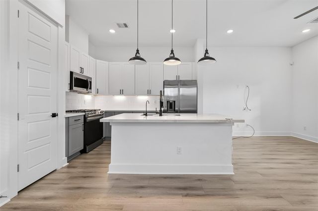 314 Neyland Street, Houston, TX 77022