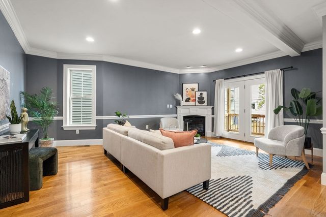 215 L Street 1, Boston, MA 02127