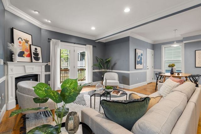 215 L Street 1, Boston, MA 02127