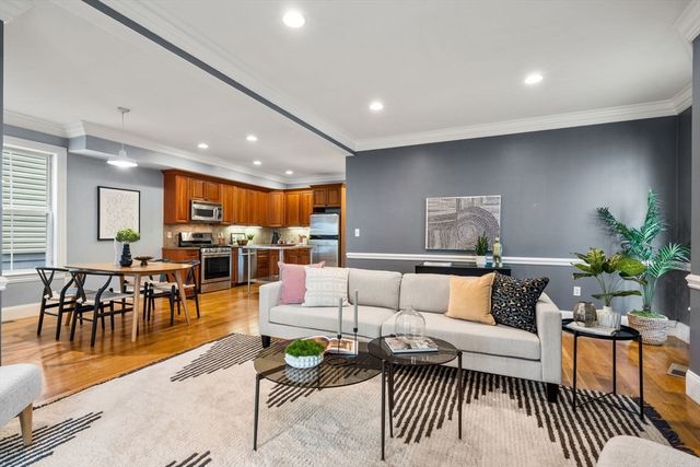 215 L Street 1, Boston, MA 02127