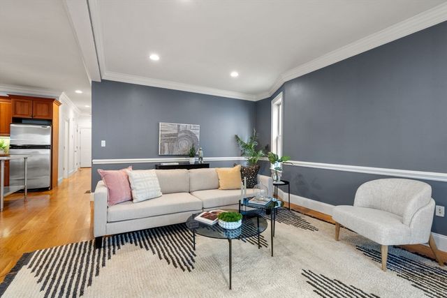 215 L Street 1, Boston, MA 02127