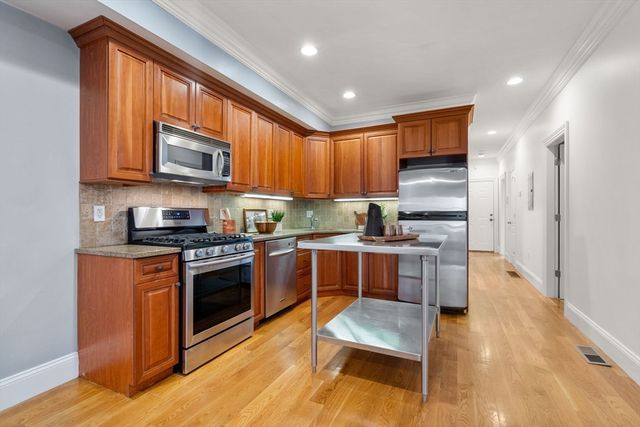 215 L Street 1, Boston, MA 02127