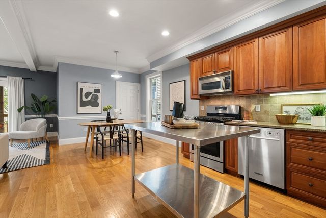 215 L Street 1, Boston, MA 02127