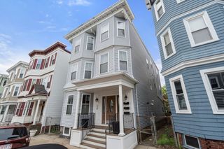 215 L Street 1, Boston, MA 02127