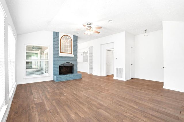 16007 Ridgegreen Drive, Houston, TX 77082