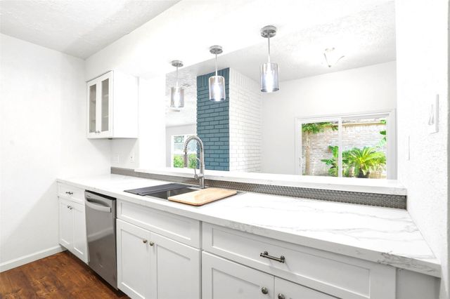 16007 Ridgegreen Drive, Houston, TX 77082