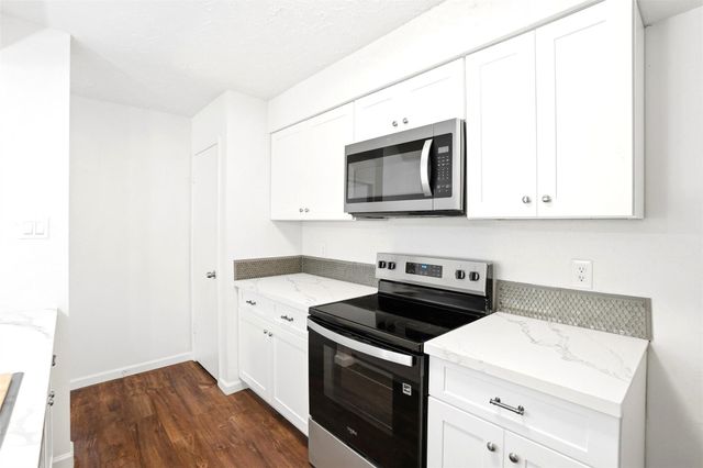 16007 Ridgegreen Drive, Houston, TX 77082