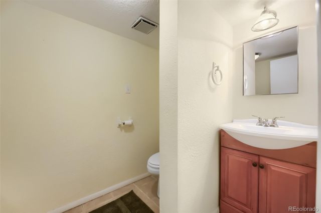7496 W Cedar Circle, Lakewood, CO 80226