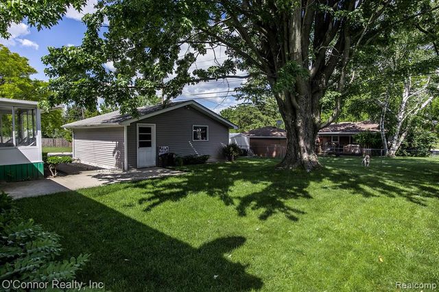 905 Virginia Avenue, Marysville, MI 48040