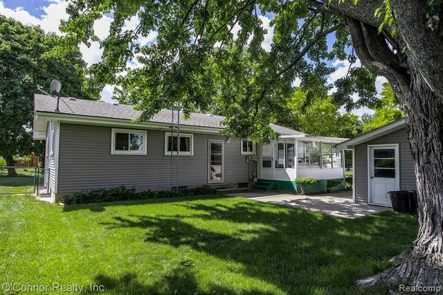 905 Virginia Avenue, Marysville, MI 48040