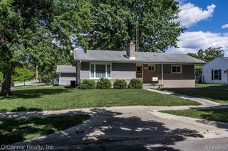 905 Virginia Avenue, Marysville, MI 48040