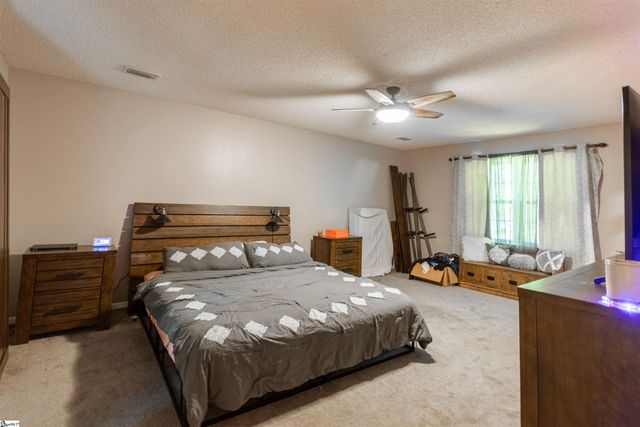 164 Chestnut Lake Drive, Inman, SC 29349