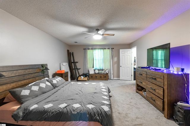 164 Chestnut Lake Drive, Inman, SC 29349