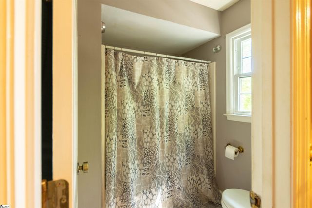 164 Chestnut Lake Drive, Inman, SC 29349