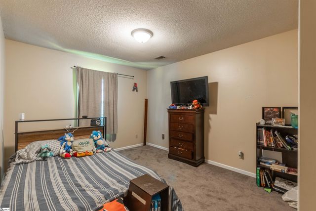 164 Chestnut Lake Drive, Inman, SC 29349