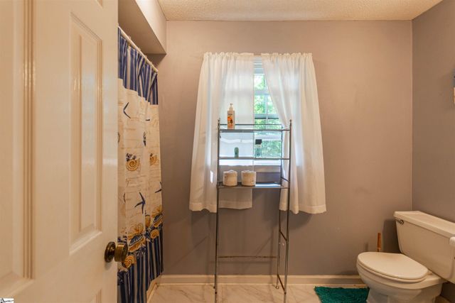 164 Chestnut Lake Drive, Inman, SC 29349