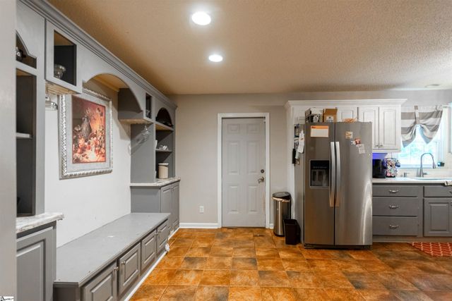 164 Chestnut Lake Drive, Inman, SC 29349