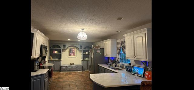 164 Chestnut Lake Drive, Inman, SC 29349