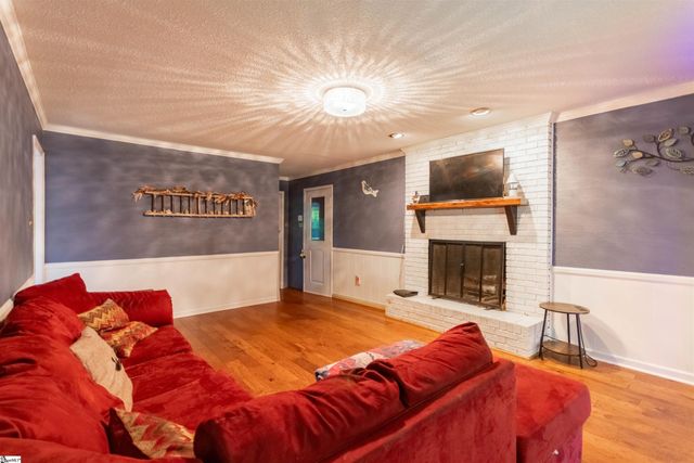 164 Chestnut Lake Drive, Inman, SC 29349